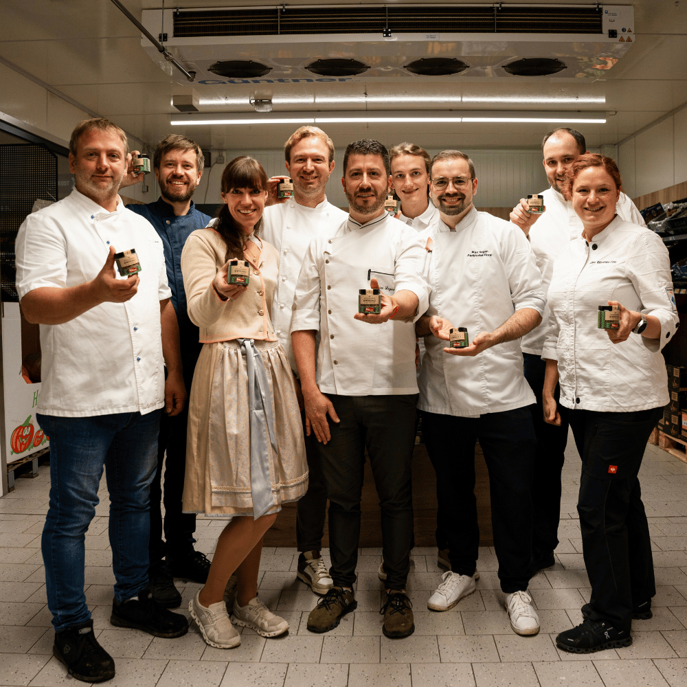 Köchinnen und Köche der Next Generation mit Gewürzsalz Hochschwarzwald