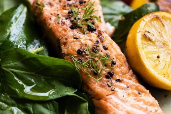 Filet vom Fisch gewürzt