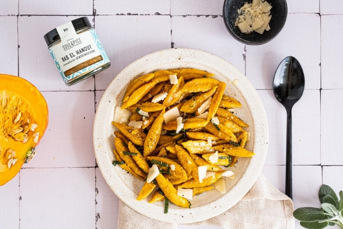 Kürbis-Scherennudeln mit Ras el Hanout