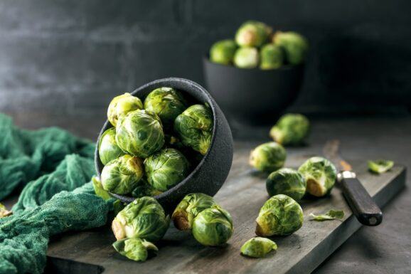 Rosenkohl bereit zum würzen